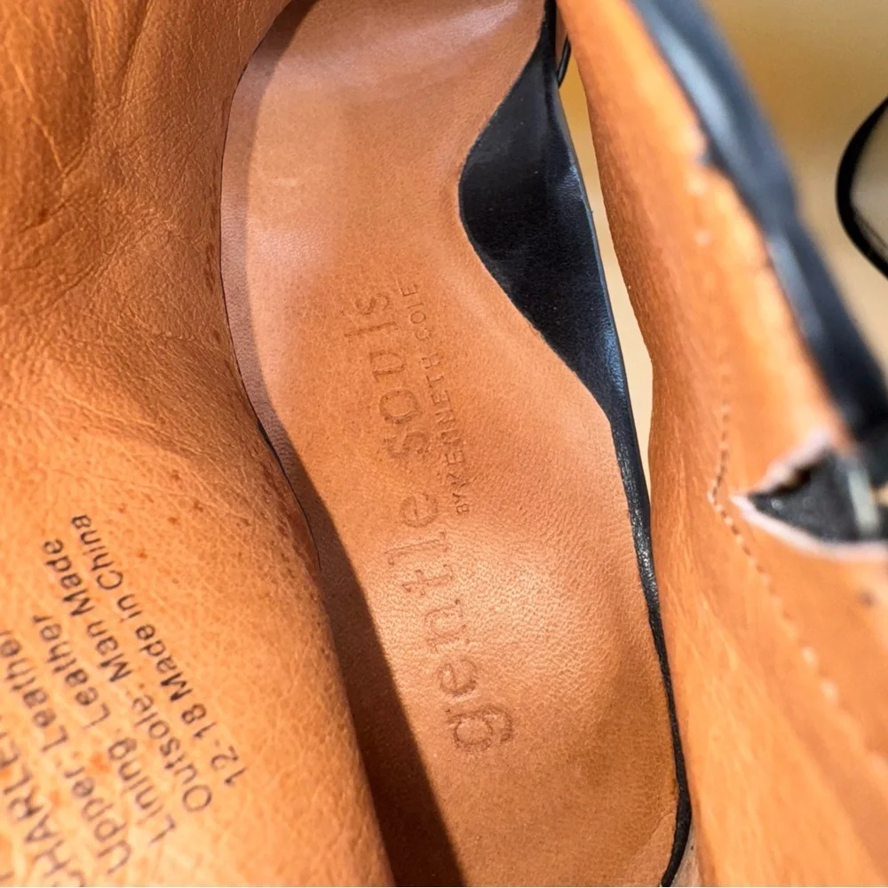 Kenneth Cole elastic goring